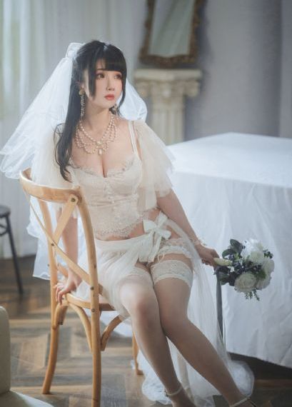 贱妾光屁股夹玉势h_BD免费观看韩国