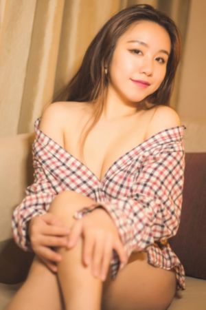 欧美丰满大屁股丁字裤秀_BD国语在线手机播放