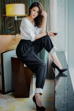 富婆性饥渴难耐去推油按摩_高清电影