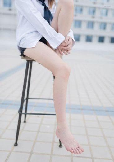 白丝美女被男生操_剧情片免费在线观看