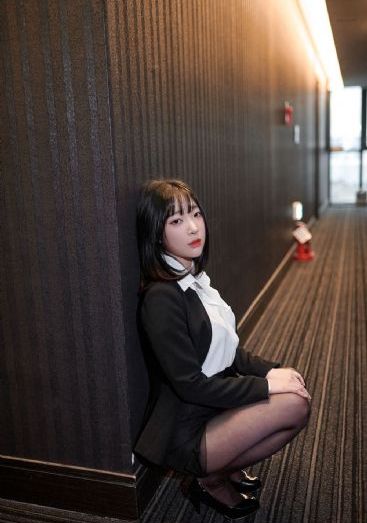 美女打开双腿含羞视频_4K高清完整版播放