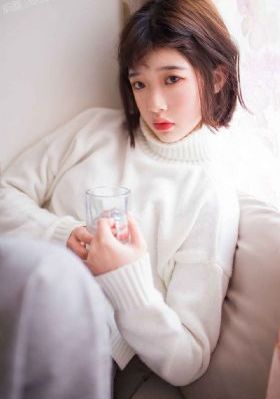 我被三个男玩4p_BD英语在线播放